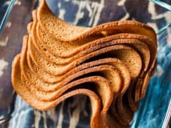 Снеки к пиву: Ресторанные гренки с сыром