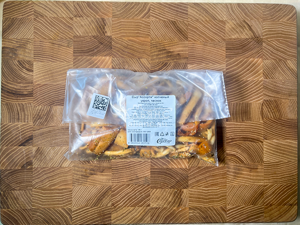 Сыр 150 гр ГОРНЫЙ СЫРОВАР (Ассорти копчёный с укропом и чесноком) в Ново-Переделкино